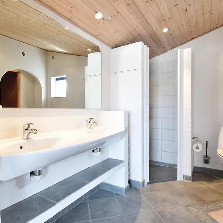 別荘 Beautiful Home In Otterup With Sauna オテルプ